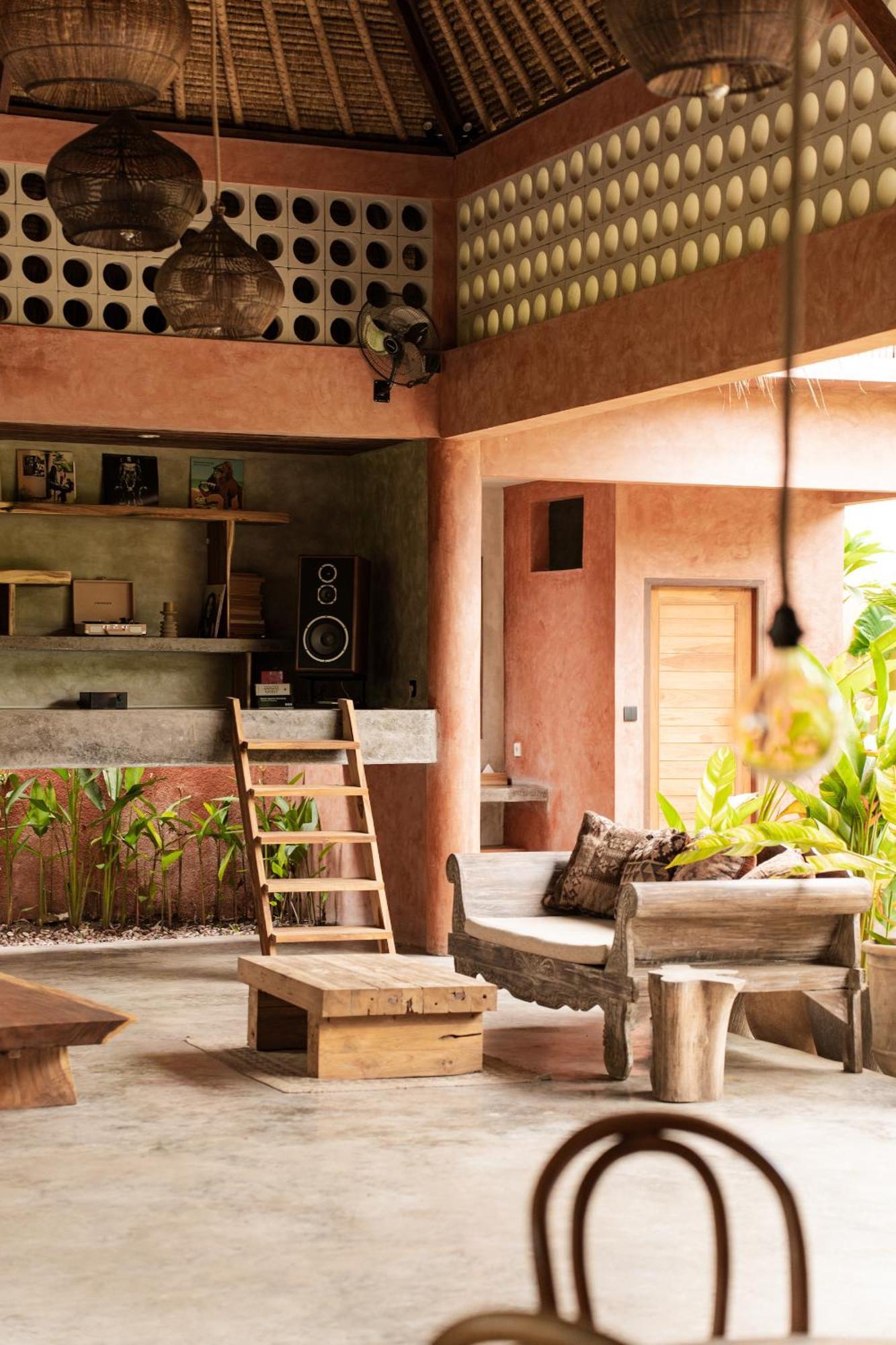 होटल Lulu's Uluwatu (Bali)